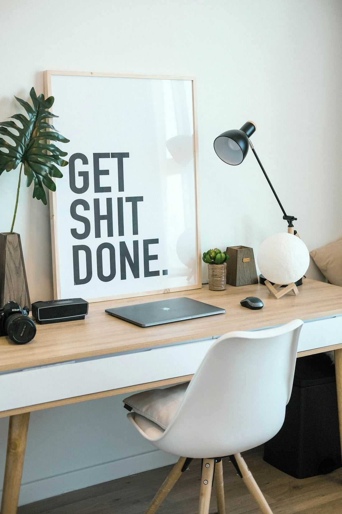 Clean desk focused work environment