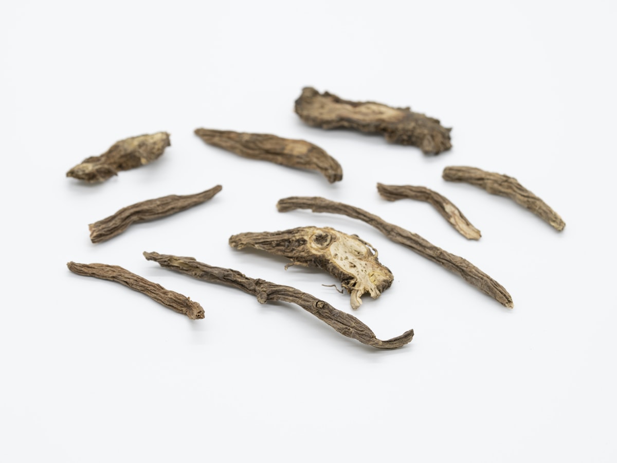Ashwagandha root and herbs